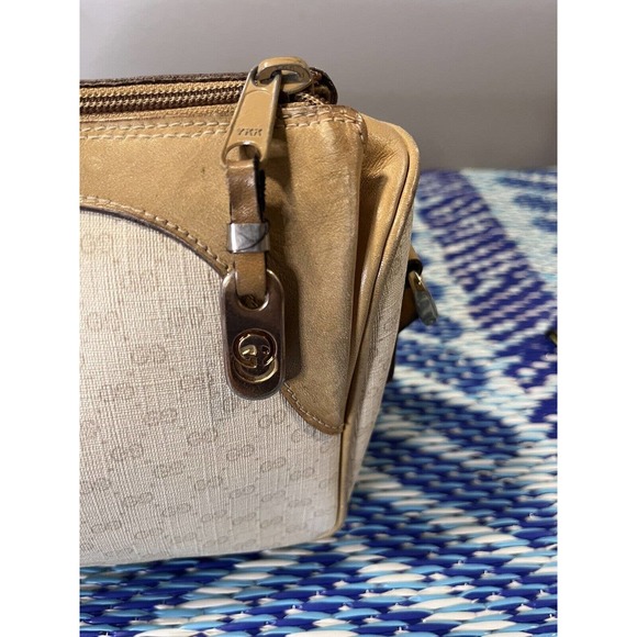 Gucci Monogrammed Canvas Crossbody Bag with Serial Number - Picture 6 of 13